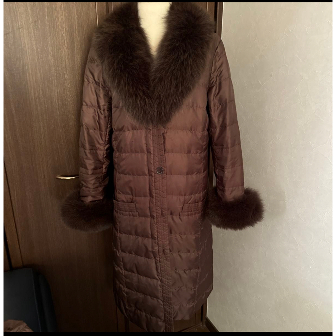 MOGA(モガ)の美品　ＭＯＧＡ　モガ　ゴージャス　フォックス　ダウン　３ウェイ コート ファー レディースのジャケット/アウター(ダウンコート)の商品写真