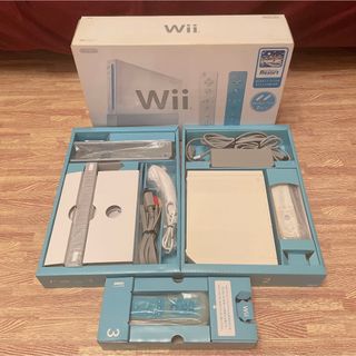 ウィー(Wii)のWii本体＋ソフト4つ(家庭用ゲーム機本体)