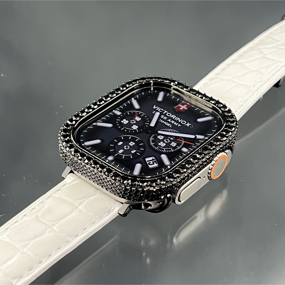 Apple Watch(アップルウォッチ)のウルトラ49mm アップルウォッチ　czダイヤモンドベゼル アリゲーター ベルト メンズの時計(その他)の商品写真