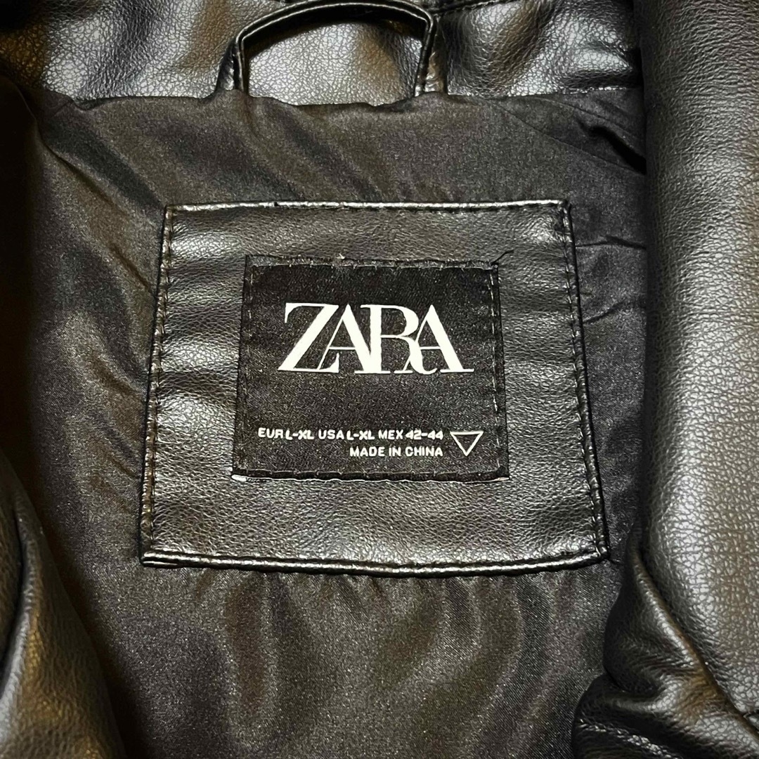 ZARA(ザラ)の【新品未使用品‼️】ZARA　フェイクレザーライダースベスト　"L-XL" メンズのジャケット/アウター(レザージャケット)の商品写真