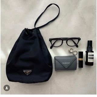 プラダ(PRADA)のPRADAナイロンポーチ　ミニバック　巾着(ハンドバッグ)