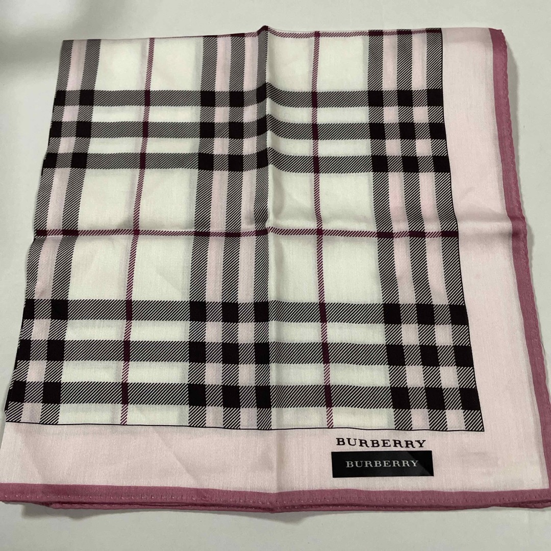 BURBERRY(バーバリー)のバーバリーハンカチピンク レディースのファッション小物(ハンカチ)の商品写真