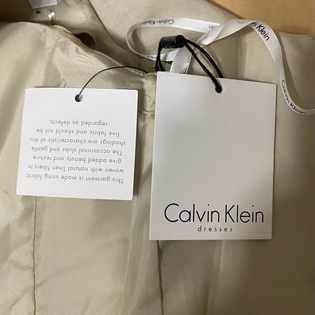 Calvin Klein(カルバンクライン)の【Calvin Klein】 タグ付き  Vネックワンピース レディースのワンピース(ひざ丈ワンピース)の商品写真