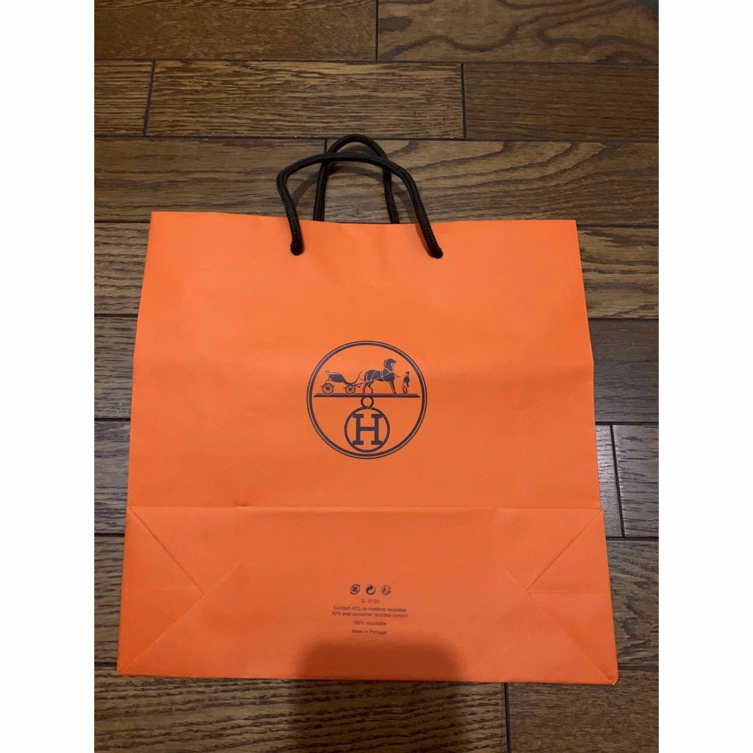 Hermes(エルメス)のHERMES エスメス　紙袋　ショッパー　ショップ袋　オレンジ　中 レディースのバッグ(ショップ袋)の商品写真