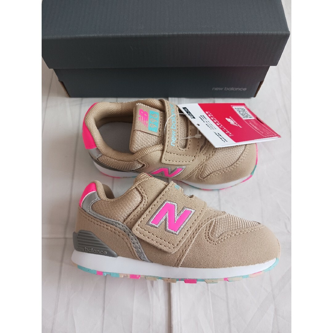 New Balance(ニューバランス)の箱付き　シューズ IZ996スニーカーニューバランス16cmキッズ靴子供ベビー キッズ/ベビー/マタニティのキッズ靴/シューズ(15cm~)(スニーカー)の商品写真