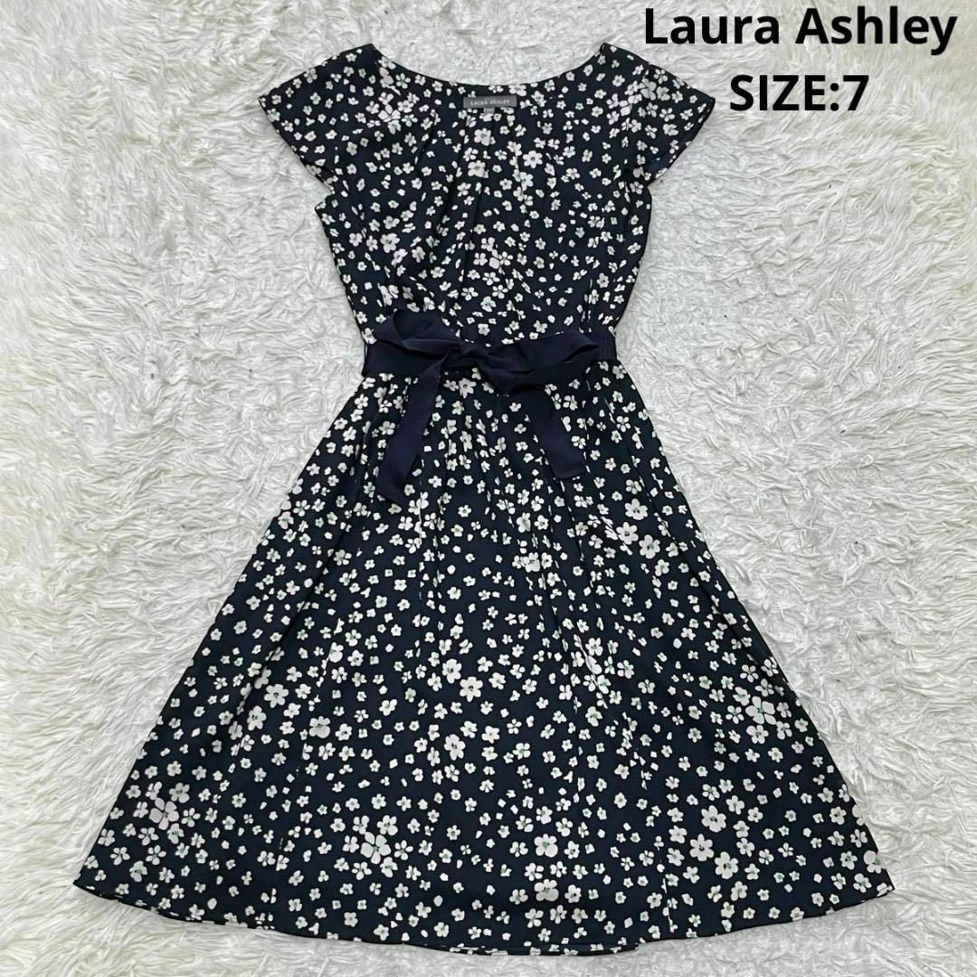 LAURA ASHLEY(ローラアシュレイ)のLaura Ashley グログランベルト 花柄 ワンピース サイズ7 ネイビー レディースのワンピース(ひざ丈ワンピース)の商品写真