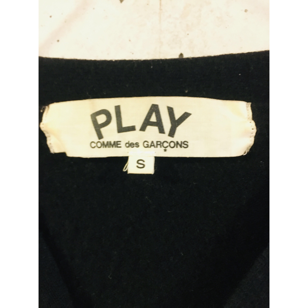 COMME des GARCONS(コムデギャルソン)の【★名作★希少★メンズS】プレイコムデギャルソン 黒 カーディガン 予備ボタン付 メンズのトップス(カーディガン)の商品写真