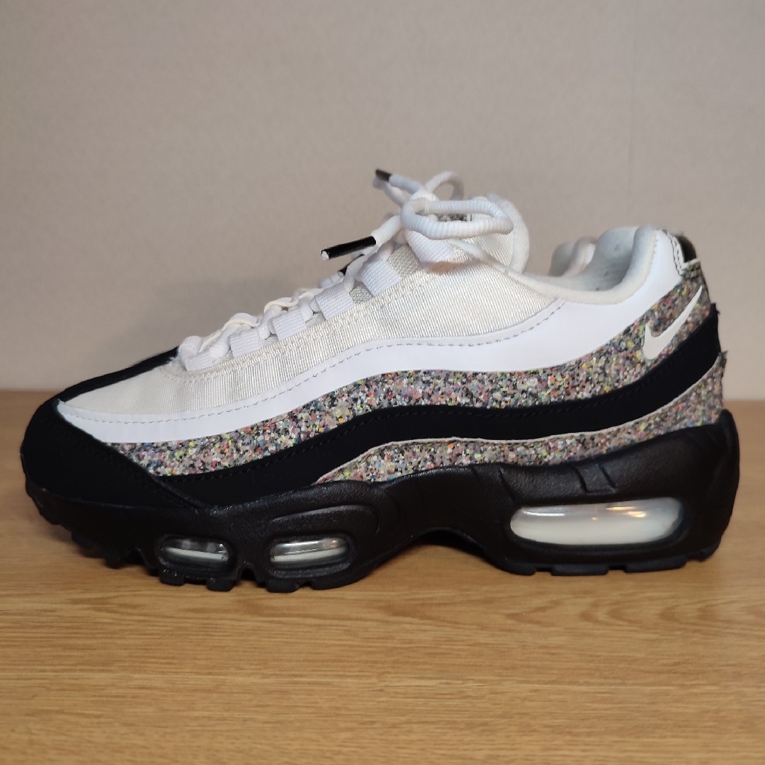 ☆極美品 大人気 NIKE WMNS AIR MAX 95 SE ☆極美品 大人気 NIKE WMNS AIR MAX 95 SE