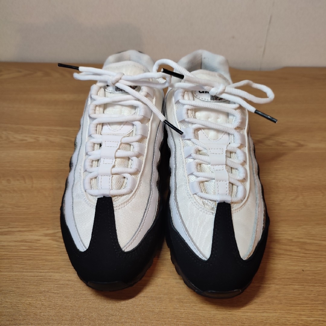 NIKE(ナイキ)の★極美品 大人気 NIKE WMNS AIR MAX 95 SE レディースの靴/シューズ(スニーカー)の商品写真