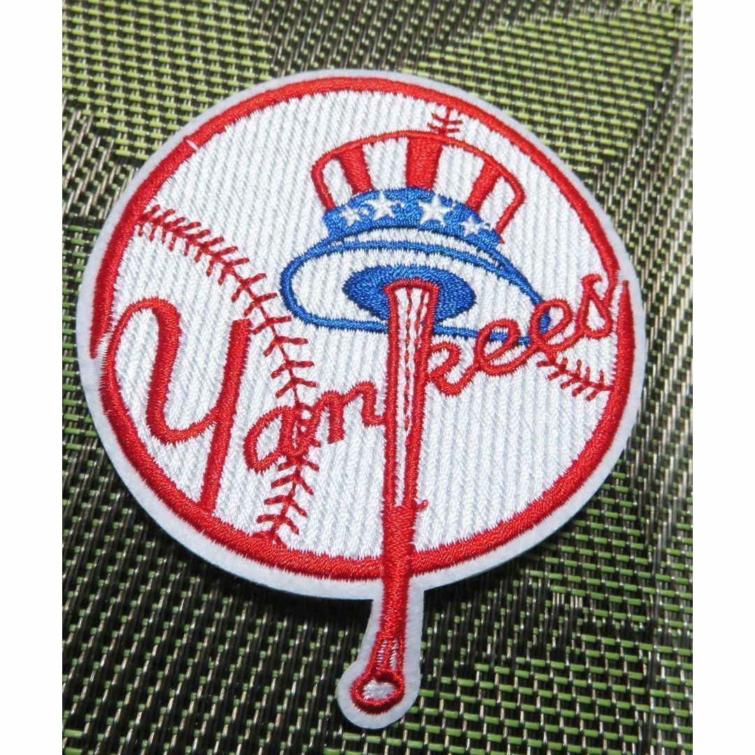 白赤NY帽子型◆MLB ニューヨーク・ヤンキース野球ベースボール刺繍ワッペン ハンドメイドの素材/材料(各種パーツ)の商品写真