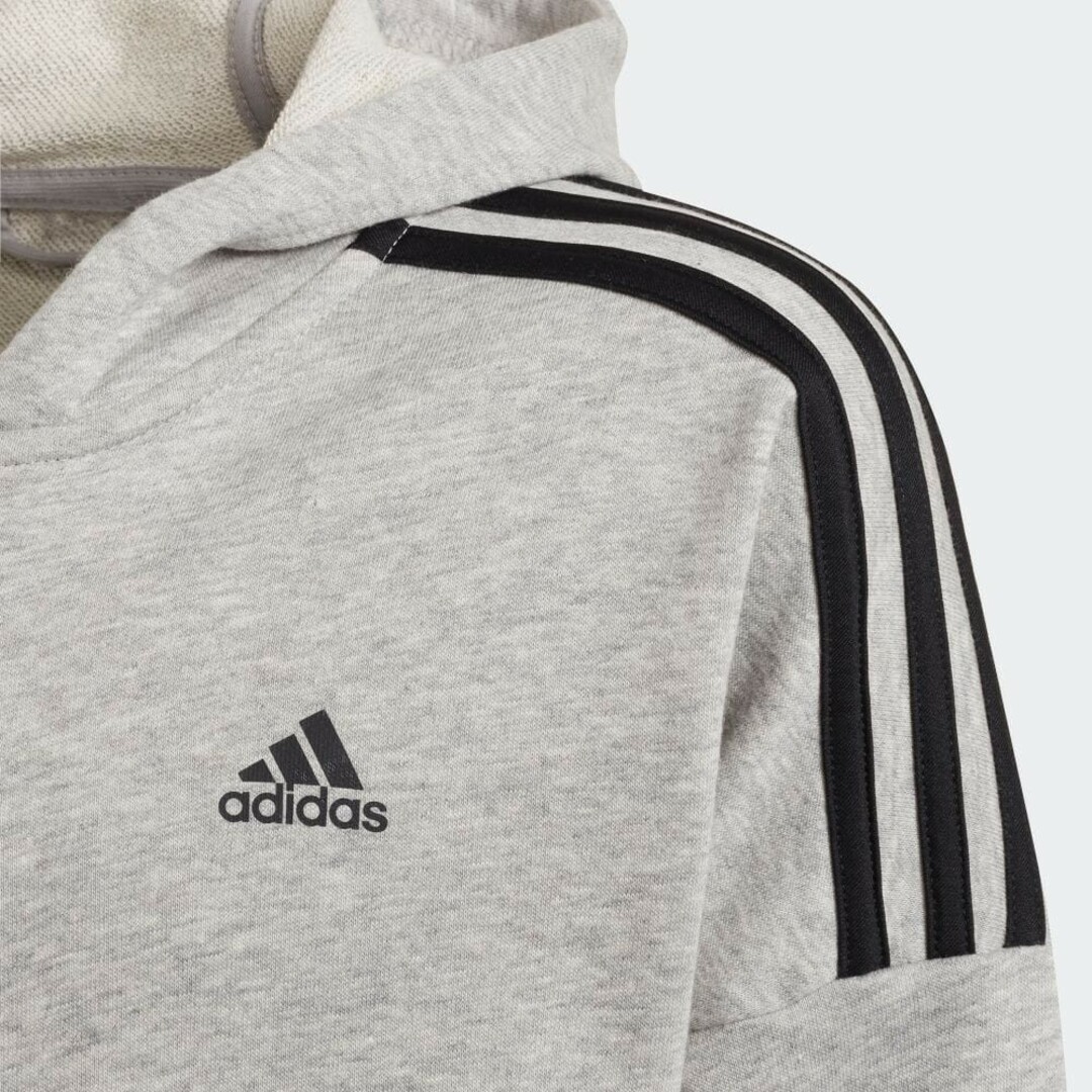 adidas(アディダス)の新品　アディダス　トラックスーツ　ジュニア　キッズ　ジャージ　セットアップ130 キッズ/ベビー/マタニティのキッズ服男の子用(90cm~)(その他)の商品写真