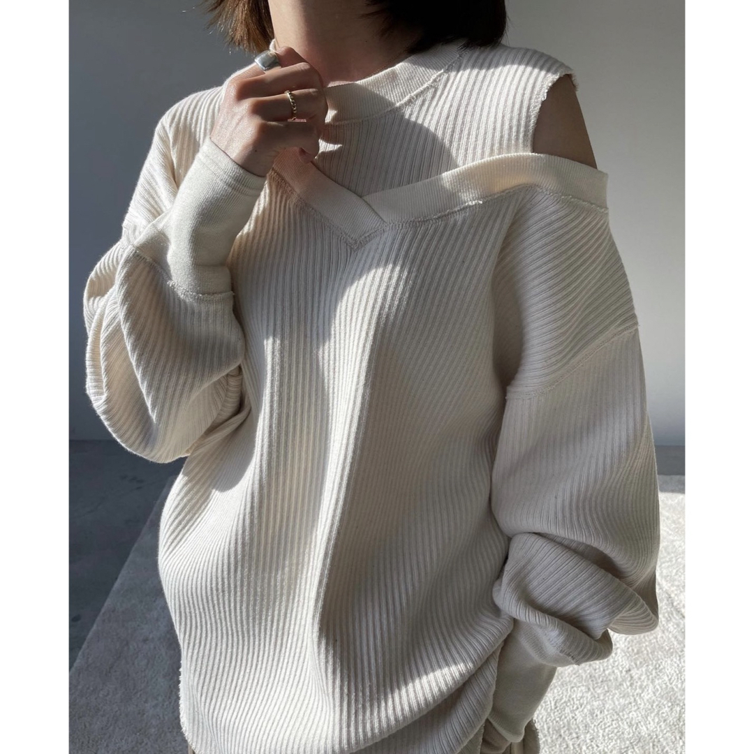 Ameri VINTAGE(アメリヴィンテージ)の最終値下げ【CLANE】ASYMMETRY SHOULDER POINT TOP レディースのトップス(カットソー(長袖/七分))の商品写真