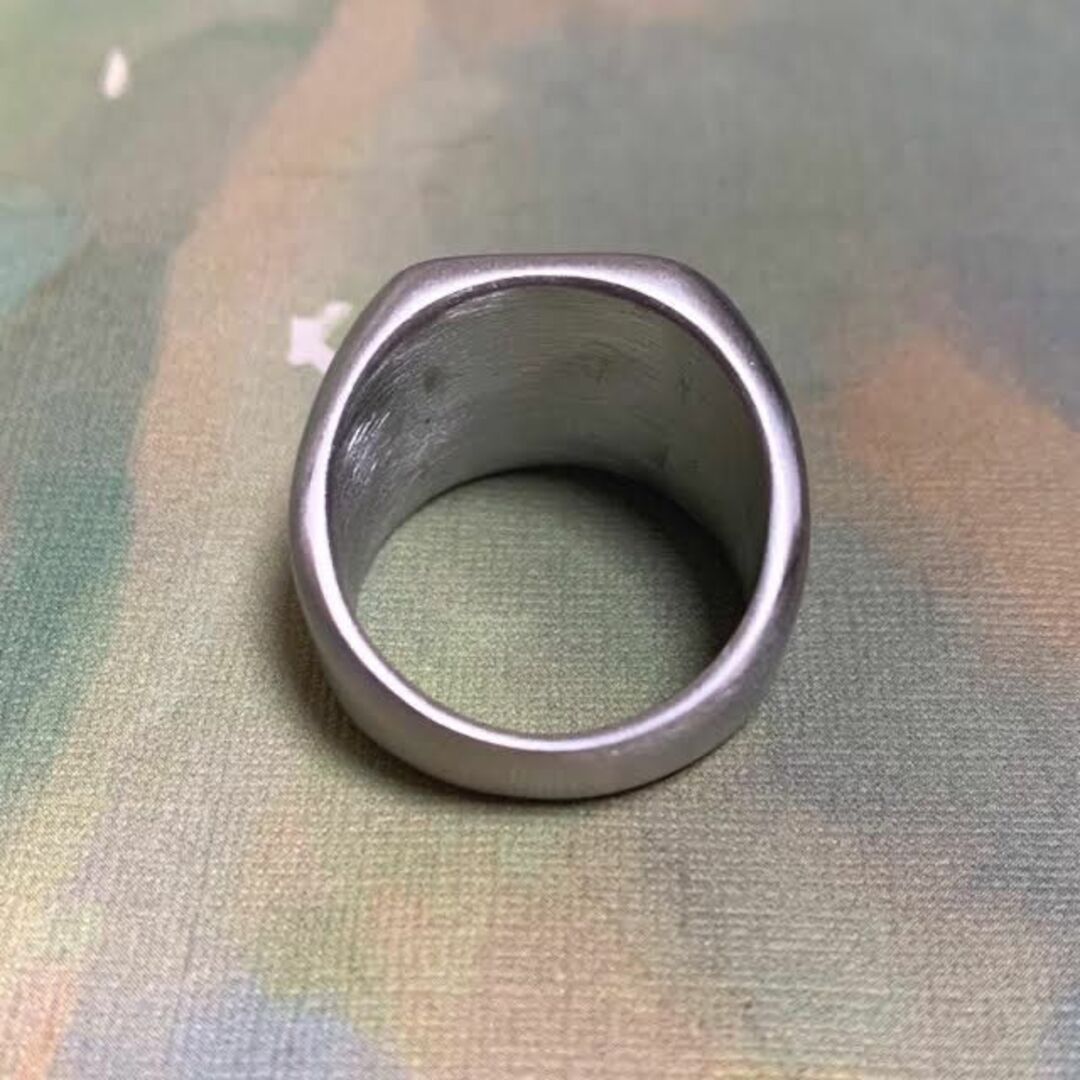 クラシックスクエアリング ツヤ消し 銀 指輪 メンズ　印台　カレッジ　ステンレス メンズのアクセサリー(リング(指輪))の商品写真