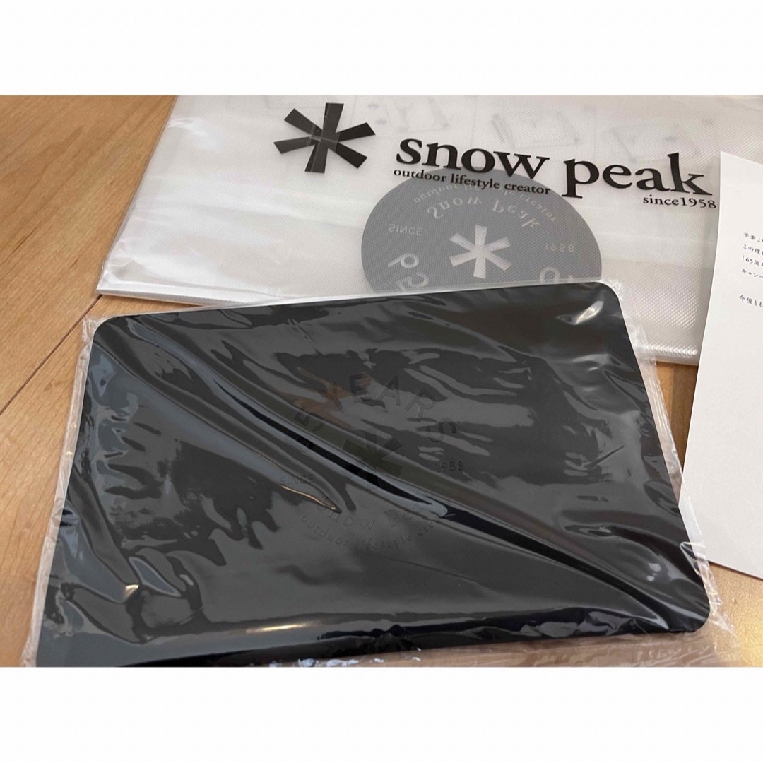 Snow Peak(スノーピーク)のSnowPeakスノーピーク65周年ノベルティ　2個セット　新品・未開封 スポーツ/アウトドアのアウトドア(その他)の商品写真