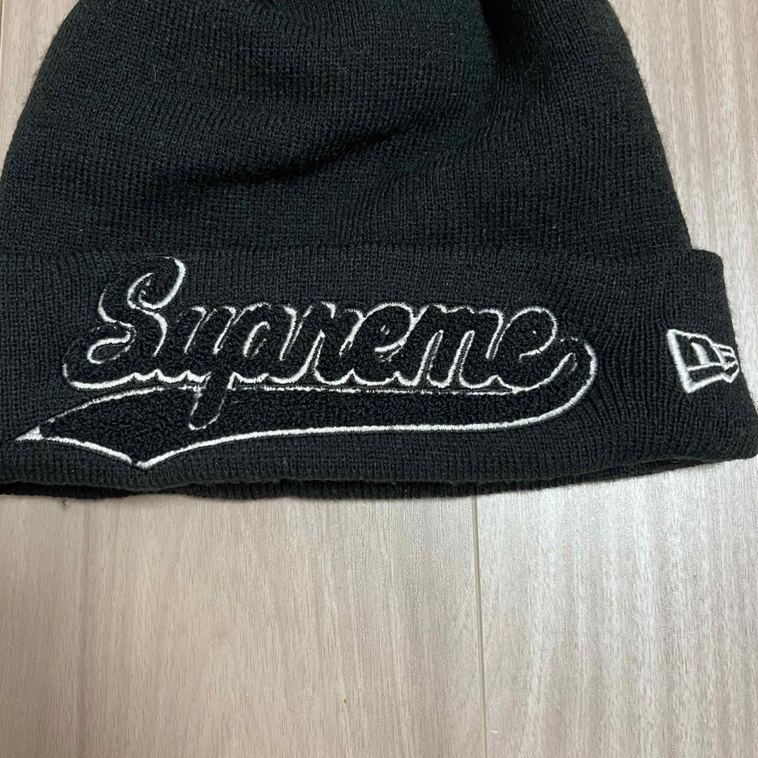 Supreme(シュプリーム)のsupreme シュプリーム ニューエラ　ボンボンニット帽　ボックスロゴ メンズの帽子(ニット帽/ビーニー)の商品写真