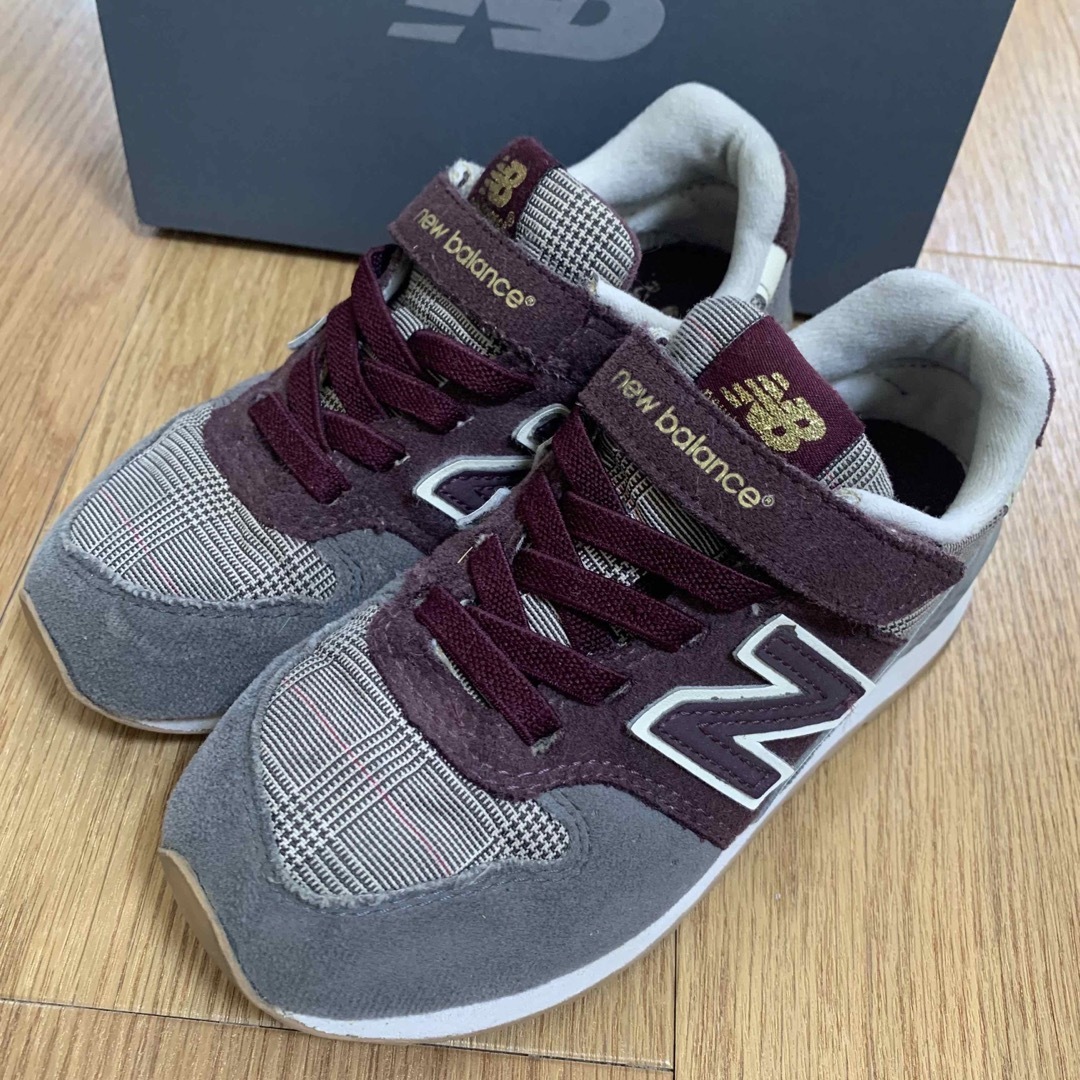 New Balance(ニューバランス)のニューバランス new balance  スニーカー 996 チェック18cm キッズ/ベビー/マタニティのキッズ靴/シューズ(15cm~)(スニーカー)の商品写真