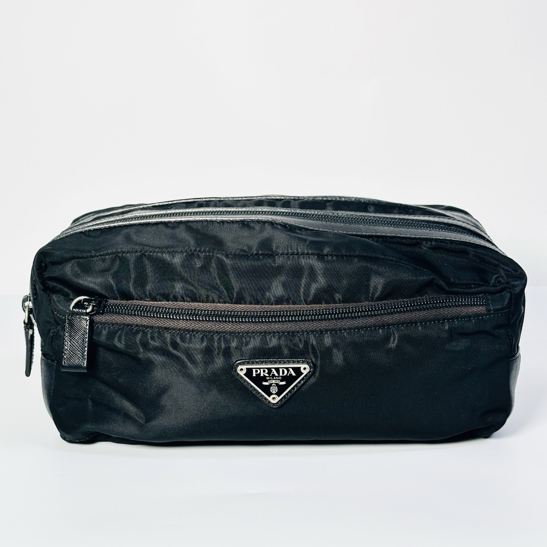 PRADA(プラダ)のPRADA プラダ　バッグ　ダブル　ファスナー　ナイロン　ブラック　ロゴ　希少✨ メンズのバッグ(セカンドバッグ/クラッチバッグ)の商品写真