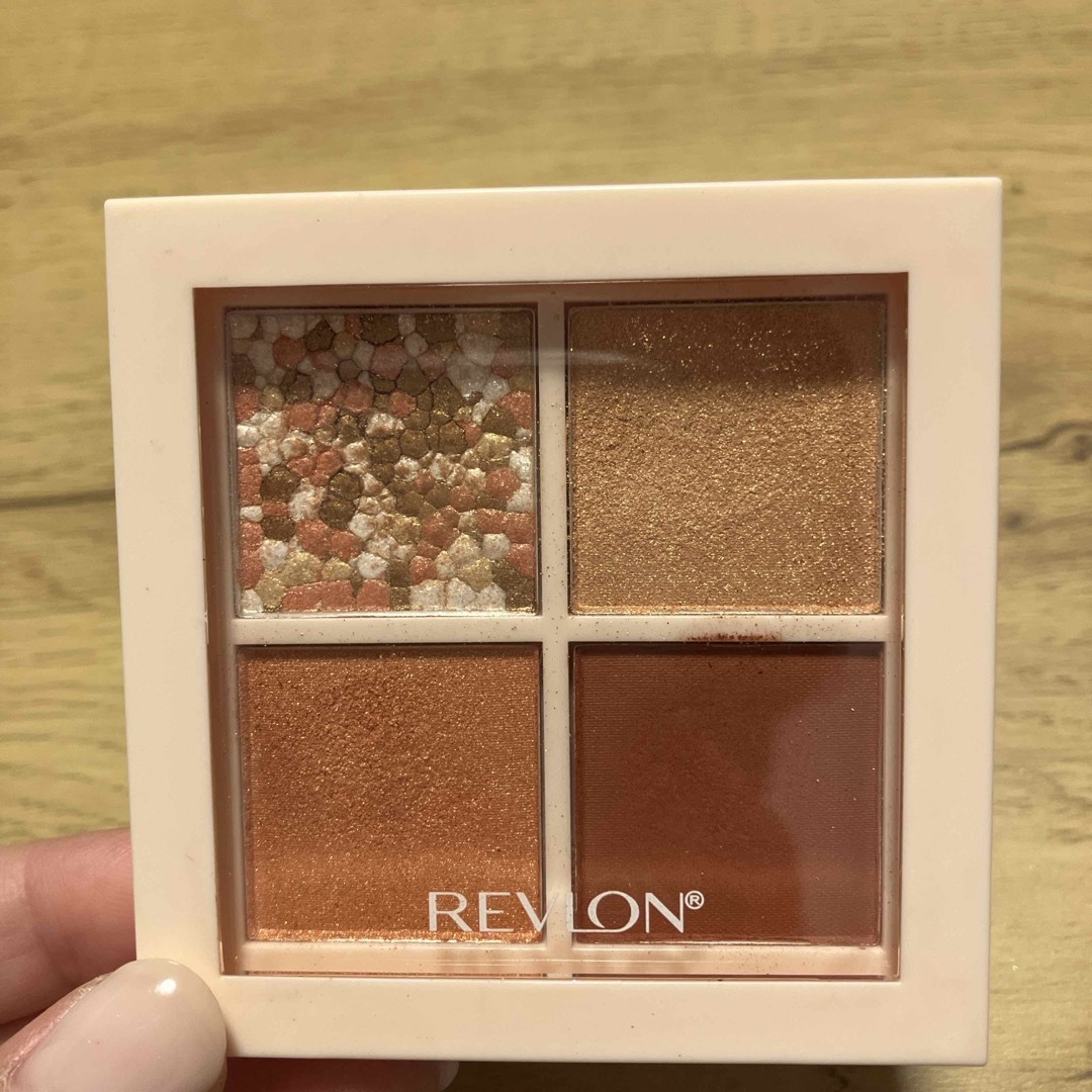 REVLON(レブロン)のレブロン　アイシャドウ コスメ/美容のベースメイク/化粧品(アイシャドウ)の商品写真