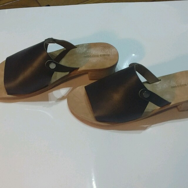 FABIO RUSCONI(ファビオルスコーニ)の新品未使用ファビオ　サンダル レディースの靴/シューズ(サンダル)の商品写真