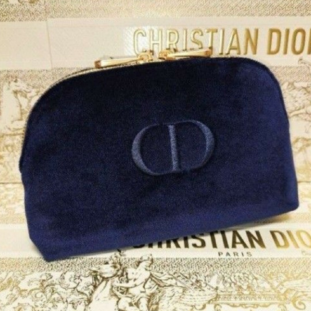 Christian Dior(クリスチャンディオール)の新品未使用◆DIOR　ディオール　2023ホリデー限定　ベルベットポーチ　ネイビ レディースのファッション小物(ポーチ)の商品写真