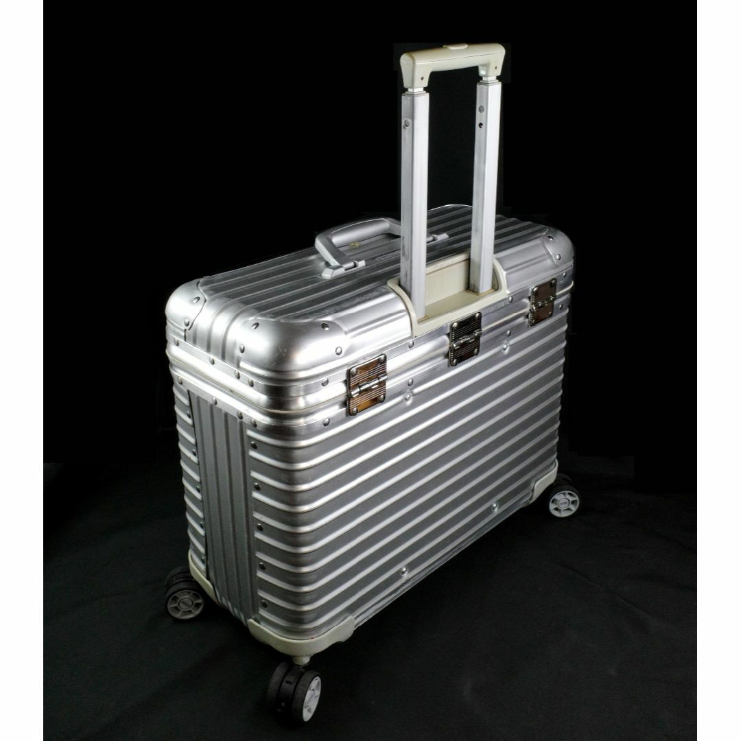 商談中 RIMOWA スーツケース 4輪 機内持ち込み パイロット 商談中 RIMOWA スーツケース 4輪 機内持ち込み パイロット