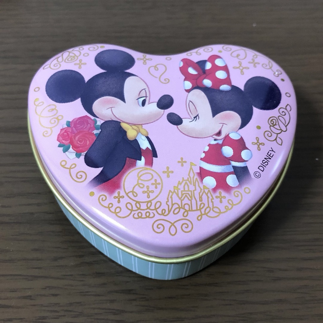 Disney(ディズニー)の【美品】お菓子缶　まとめ売り インテリア/住まい/日用品のインテリア小物(小物入れ)の商品写真