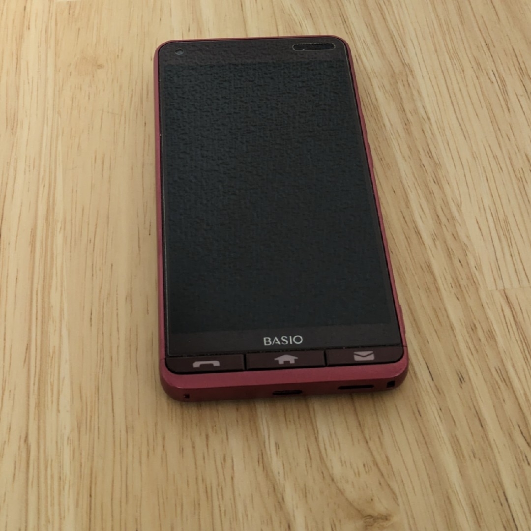 京セラ(キョウセラ)の京セラ au BASIO3 KYV43 レッド スマホ/家電/カメラのスマートフォン/携帯電話(スマートフォン本体)の商品写真