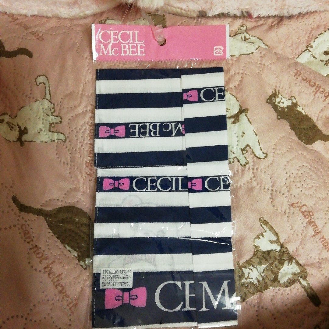 CECIL McBEE(セシルマクビー)のCECIL McBEEハンカチ レディースのファッション小物(ハンカチ)の商品写真