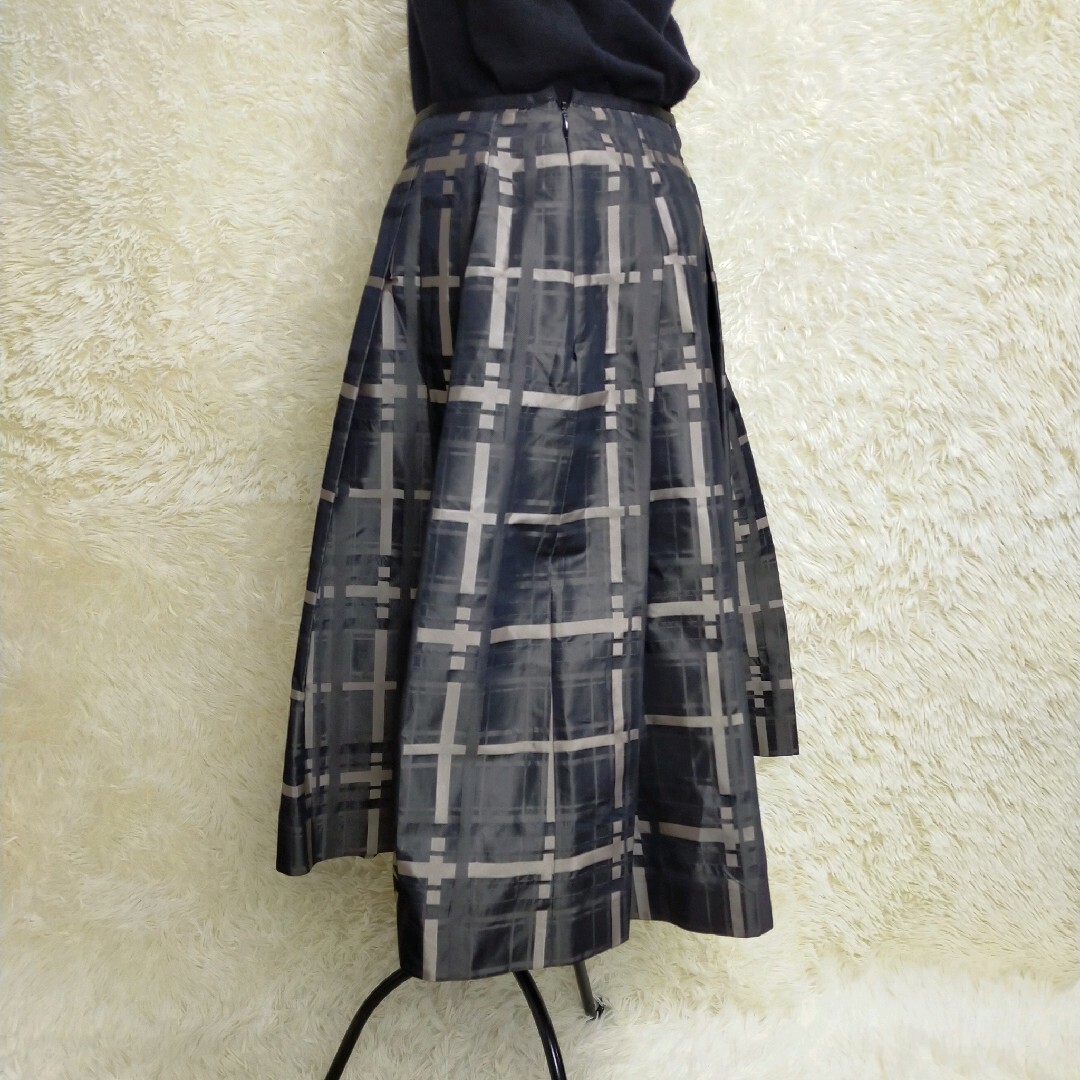 ANAYI(アナイ)の美品 アナイ フレアスカート ひざ丈 38 M相当 幾何学模様 チェック 日本製 レディースのスカート(ひざ丈スカート)の商品写真