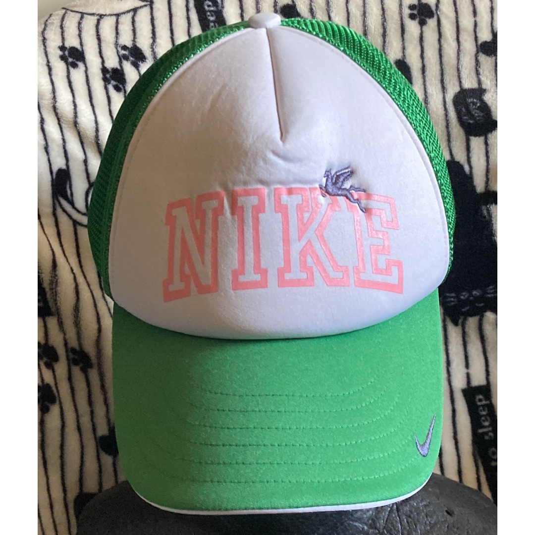 NIKE(ナイキ)のお子さまにいかがですか？【NIKE ナイキジャパン】緑＆白メッシュ帽子CAP キッズ/ベビー/マタニティのこども用ファッション小物(帽子)の商品写真