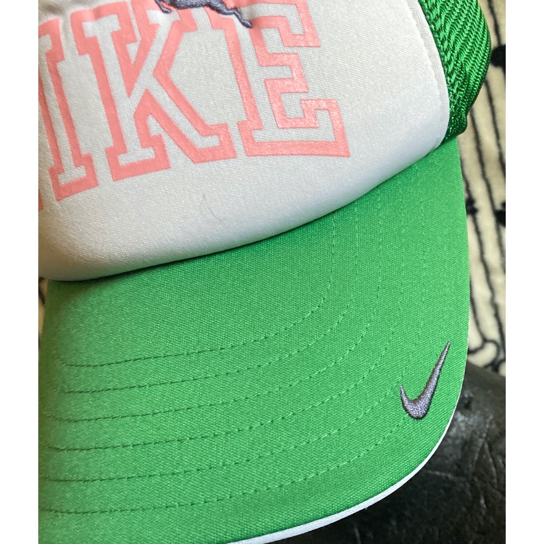 NIKE(ナイキ)のお子さまにいかがですか？【NIKE ナイキジャパン】緑＆白メッシュ帽子CAP キッズ/ベビー/マタニティのこども用ファッション小物(帽子)の商品写真