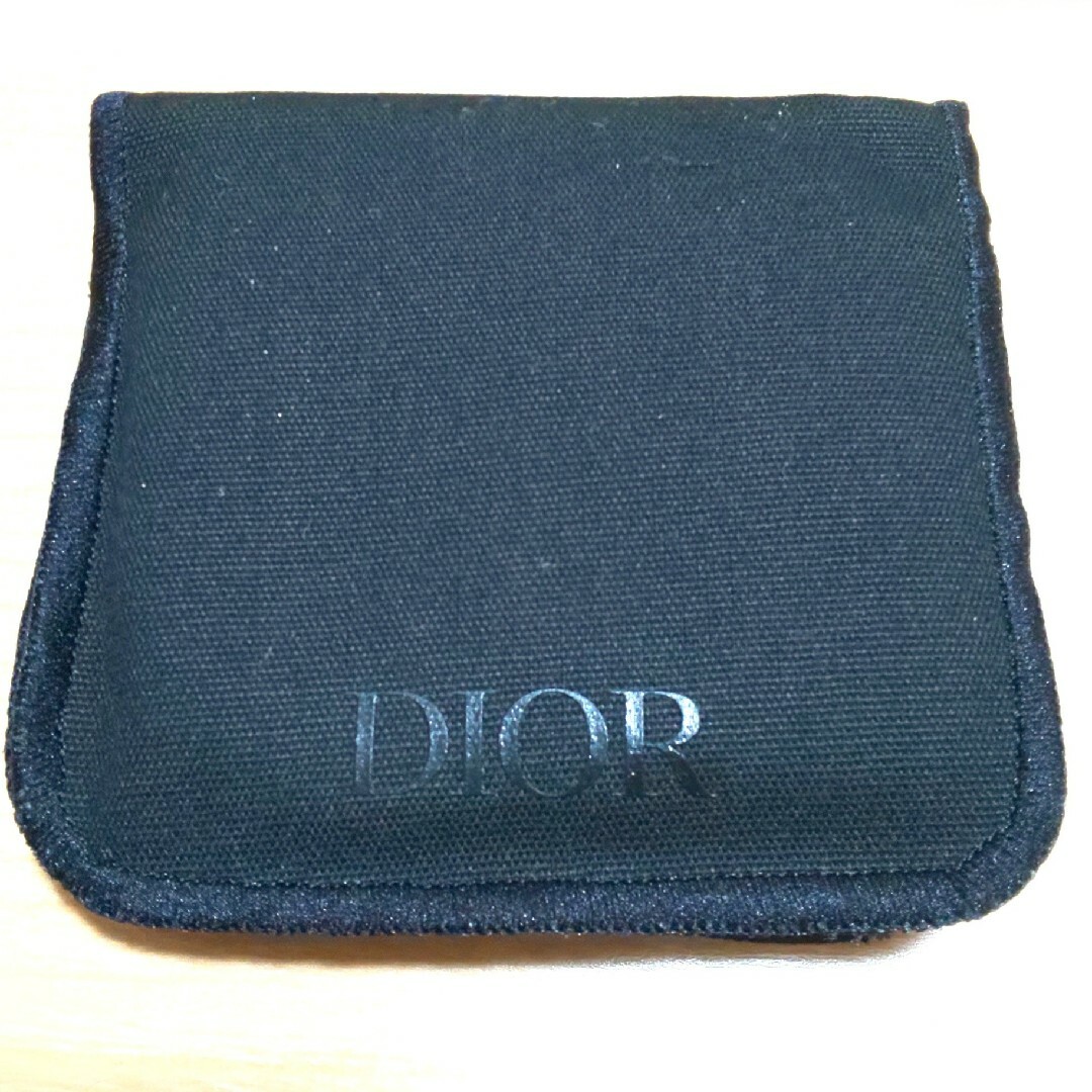 Dior(ディオール)のDior 洗って使えるパフ  新品未使用 コスメ/美容のメイク道具/ケアグッズ(パフ・スポンジ)の商品写真