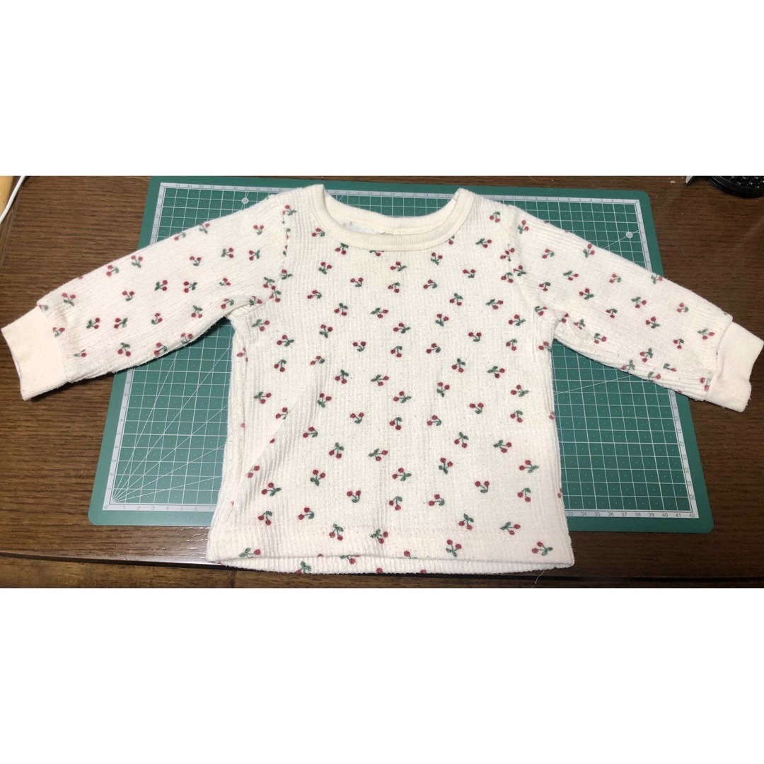 ベビー服　80　長袖Tシャツ　！！　☆美品☆ キッズ/ベビー/マタニティのベビー服(~85cm)(Ｔシャツ)の商品写真