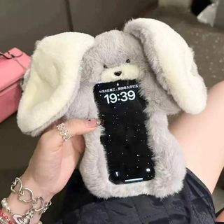 iPhone15プロ ケース うさぎ もこもこ ぬいぐるみ ロング耳(iPhoneケース)