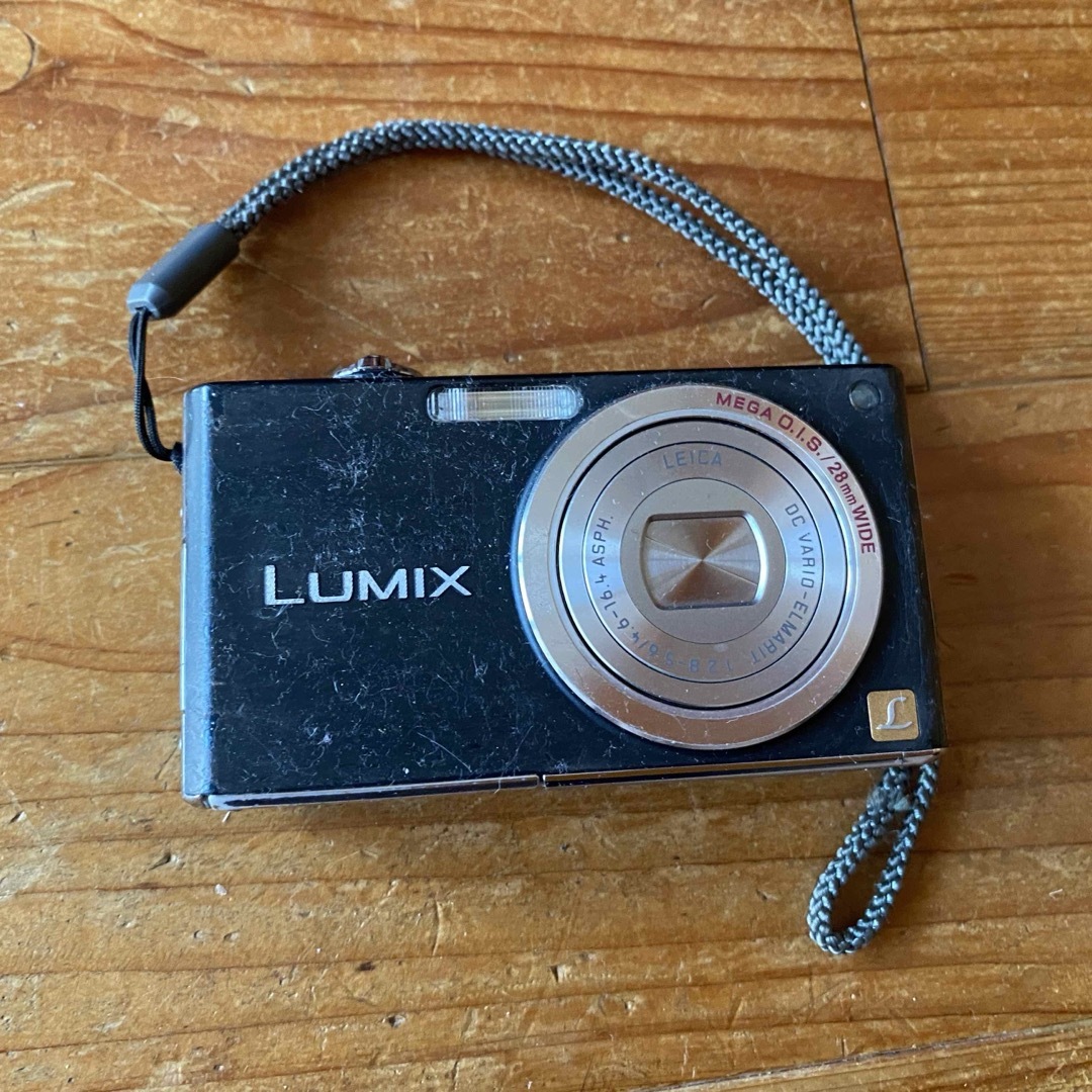 Panasonic(パナソニック)のPanasonic★LUMIX DMC-FX33 LUMIX デジタルカメラ スマホ/家電/カメラのカメラ(コンパクトデジタルカメラ)の商品写真