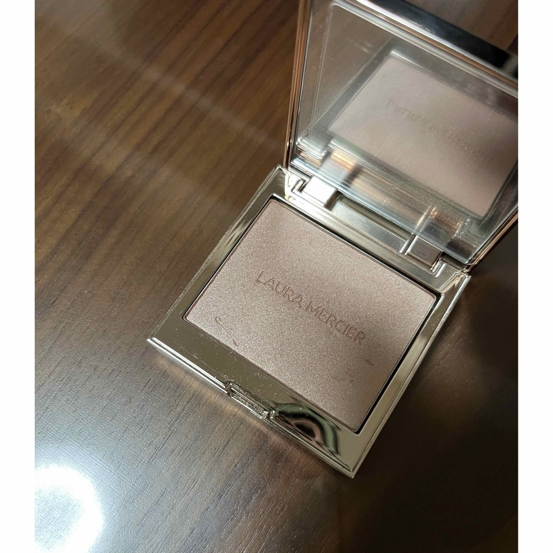 laura mercier(ローラメルシエ)のローラメルシエ ローズグロウ イルミネーター コスメ/美容のベースメイク/化粧品(フェイスカラー)の商品写真