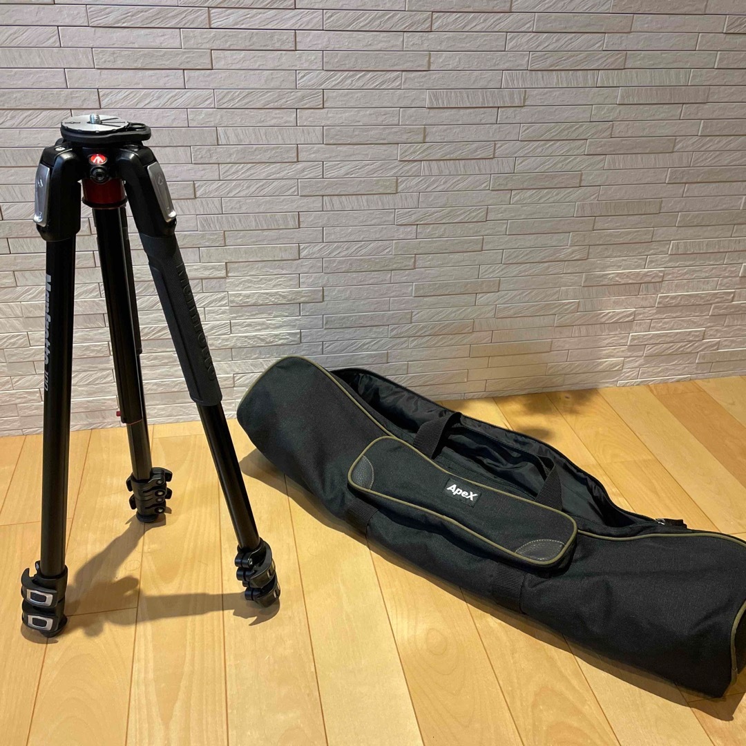 Manfrotto(マンフロット)のManfrotto プロ三脚 190シリーズ アルミ 3段 MT190XPRO3 スマホ/家電/カメラのカメラ(その他)の商品写真