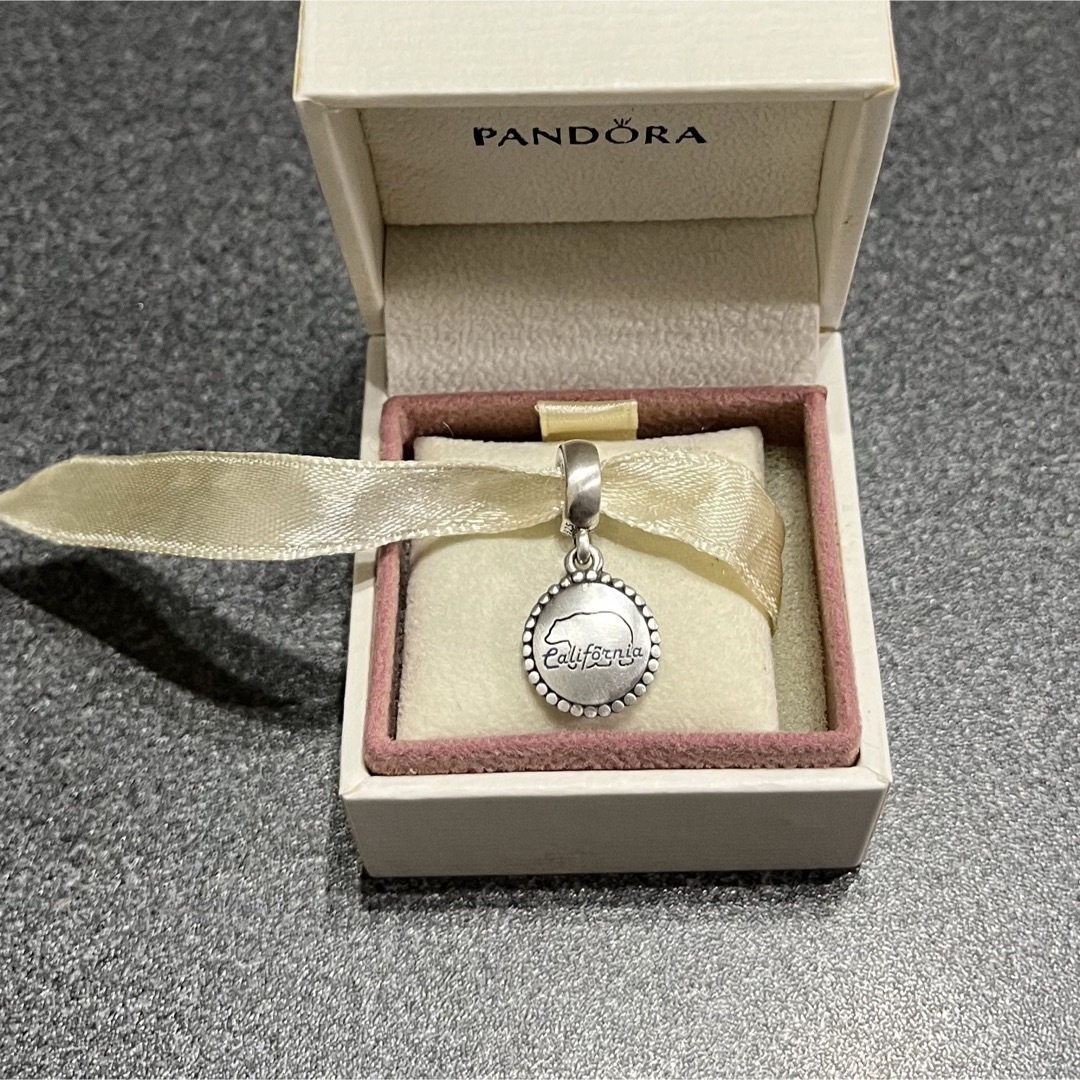 PANDORA(パンドラ)のパンドラPandoraペンダント　チャーム レディースのアクセサリー(チャーム)の商品写真