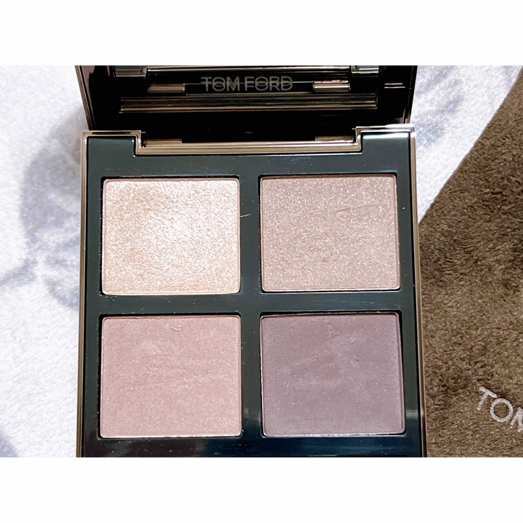 TOM FORD BEAUTY(トムフォードビューティ)のTOM FORD アイカラークォード 13 オーキッドヘイズ アイシャドウ レア コスメ/美容のベースメイク/化粧品(アイシャドウ)の商品写真