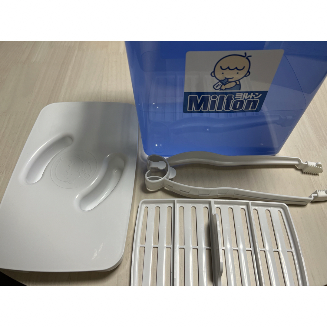 Milton(ミルトン)のミルトン　容器 キッズ/ベビー/マタニティの洗浄/衛生用品(哺乳ビン用消毒/衛生ケース)の商品写真