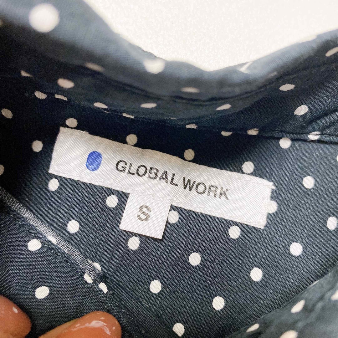 GLOBAL WORK(グローバルワーク)のGLOBAL WORK   90-100cm   シャツ　2枚　ドット　カーキ キッズ/ベビー/マタニティのキッズ服男の子用(90cm~)(ブラウス)の商品写真