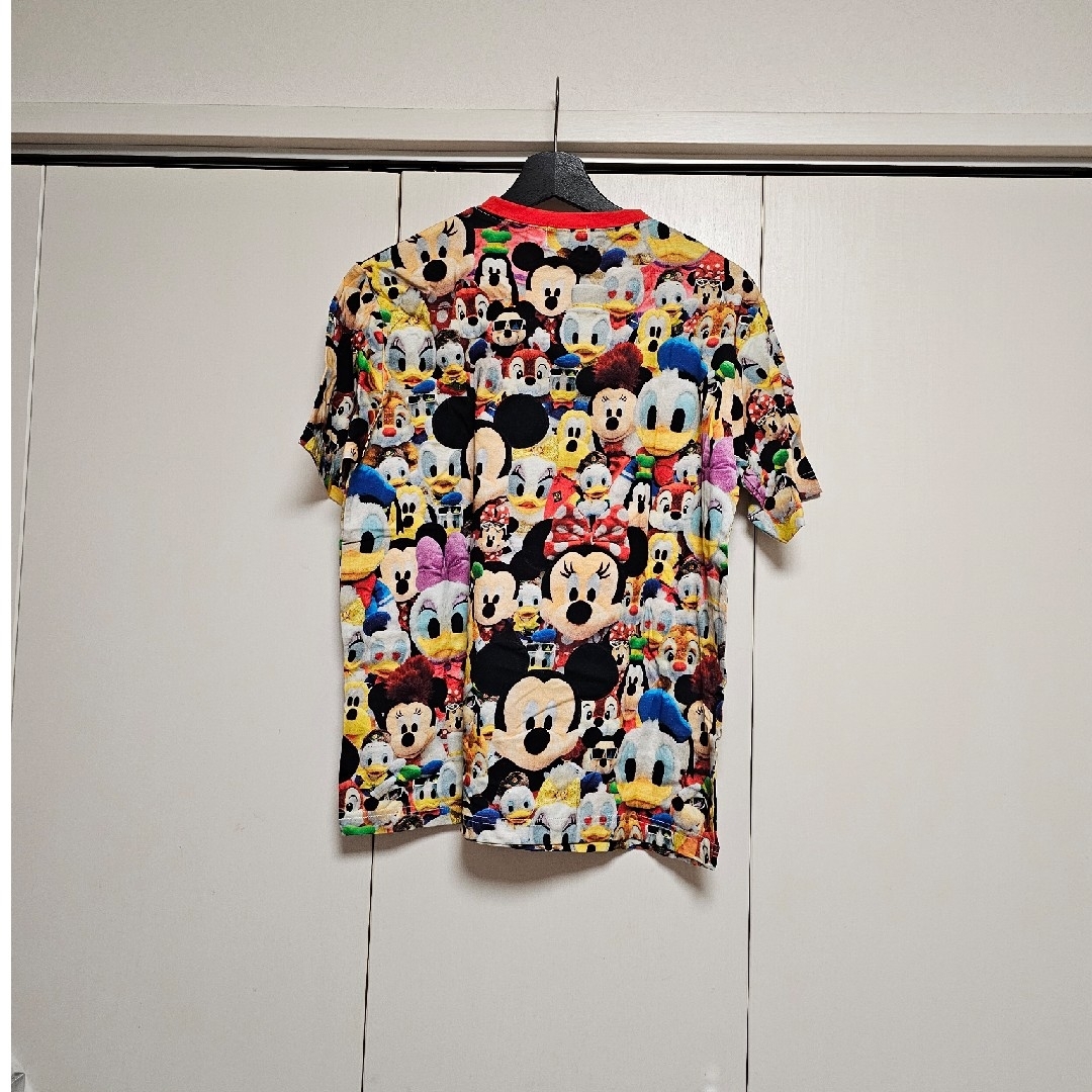 Disney(ディズニー)のDISNEY  RESORT  ぬいぐるみ 実写 総柄 Tシャツ 赤 M レディースのトップス(Tシャツ(半袖/袖なし))の商品写真