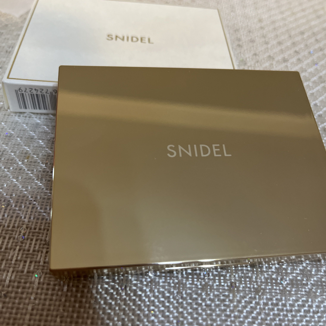 SNIDEL(スナイデル)のスナイデル　フェイススタイリスト　01番 コスメ/美容のベースメイク/化粧品(アイシャドウ)の商品写真