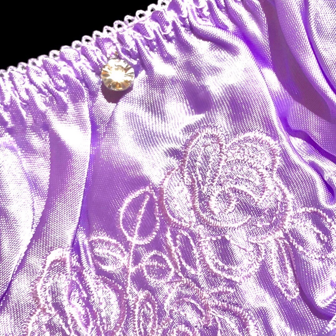 サテン刺繍　ショーツ　ワンサイズ　ラベンダー　ピーチジョン系　エメフィール系 レディースの下着/アンダーウェア(ショーツ)の商品写真