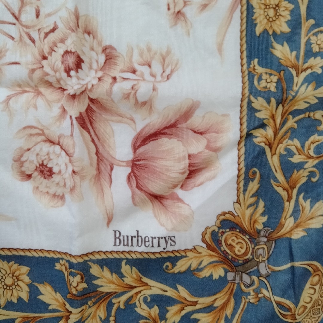 BURBERRY(バーバリー)のBurberrys　バーバリー　ハンカチ　花柄 レディースのファッション小物(ハンカチ)の商品写真