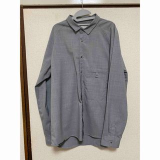 ●美品●アクシーズクイン　ボタンシャツ XL(登山用品)