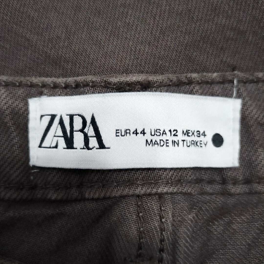 ZARA(ザラ)の【未使用品タグ付き】ザラ ZARA 裾スリット デニム パンツ メンズのパンツ(デニム/ジーンズ)の商品写真