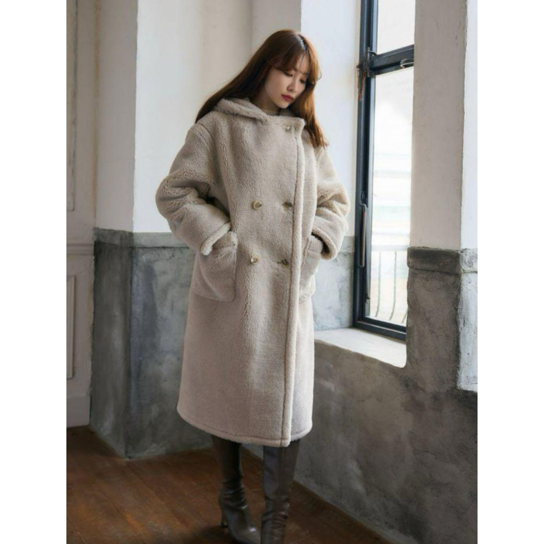 Her lip to(ハーリップトゥ)のHerlipto fleur shearling boa coat エクリュ　M レディースのジャケット/アウター(ロングコート)の商品写真