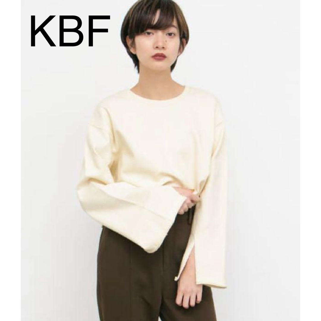 KBF(ケービーエフ)のKBF ケービーエフ　カットオフ　スリットスウェット レディースのトップス(トレーナー/スウェット)の商品写真