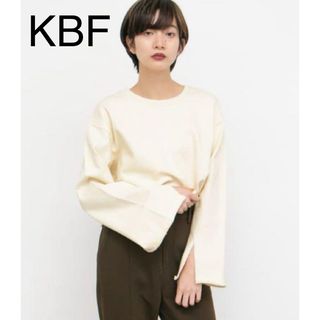 ケービーエフ(KBF)のKBF ケービーエフ　カットオフ　スリットスウェット(トレーナー/スウェット)